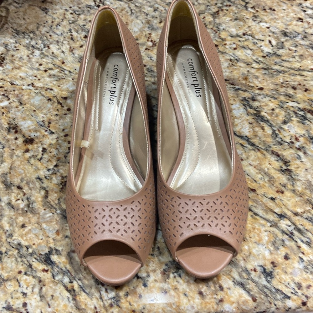 Wedge open toe shoe